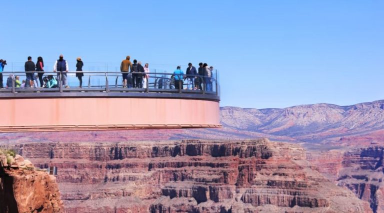 Grand Canyon Skywalk: Timings, tickets & contact details