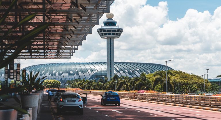 Singapore Changi Airport to Downtown: 3 ways to travel