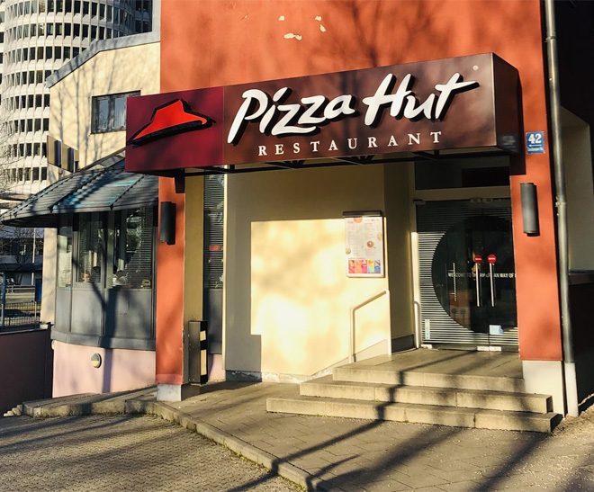 Give your feedback to Pizza Hut in the UAE: 3 ways